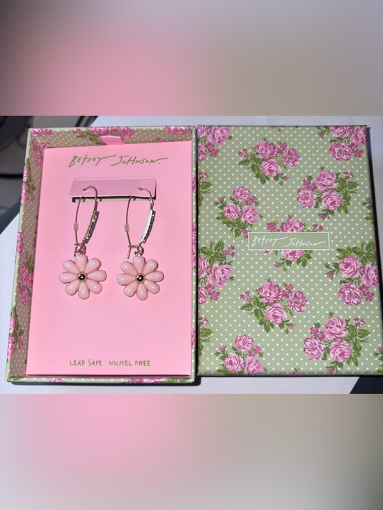 Betsey Johnson Jewelry - Betsey Johnson Blush Pink Daisy Hoop Earrings NIB